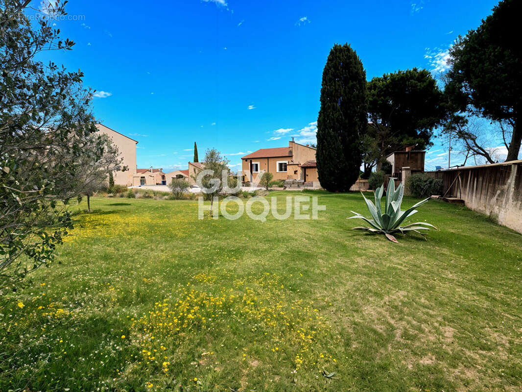 Maison à SAINT-PAUL-LES-FONTS