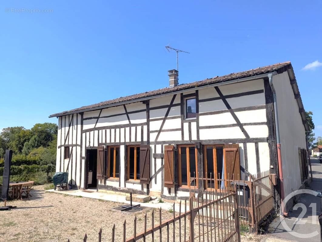 Maison à SAINT-AMAND-SUR-FION