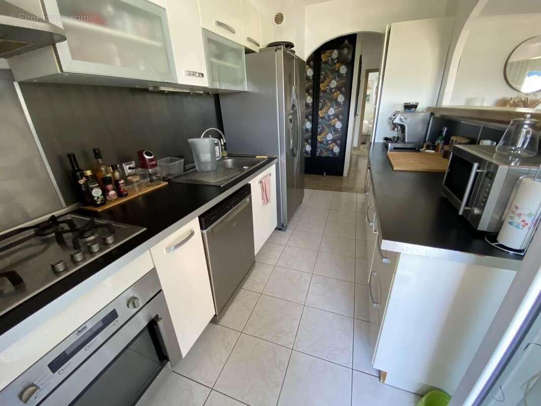 Appartement à SAINT-LAURENT-DU-VAR