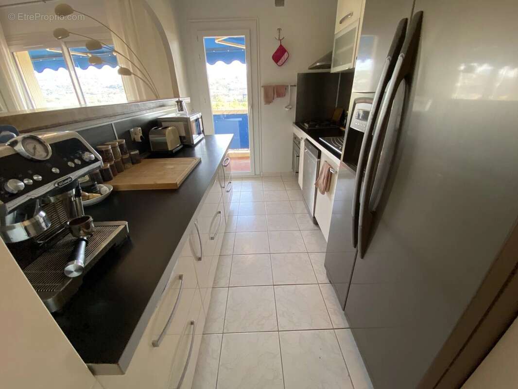 Appartement à SAINT-LAURENT-DU-VAR