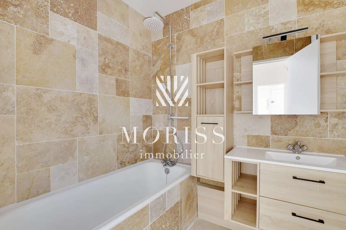 Appartement à LES LILAS