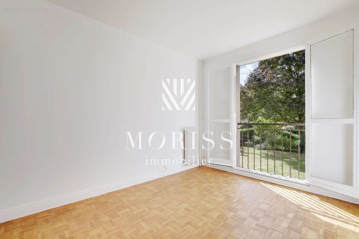 Appartement à LES LILAS