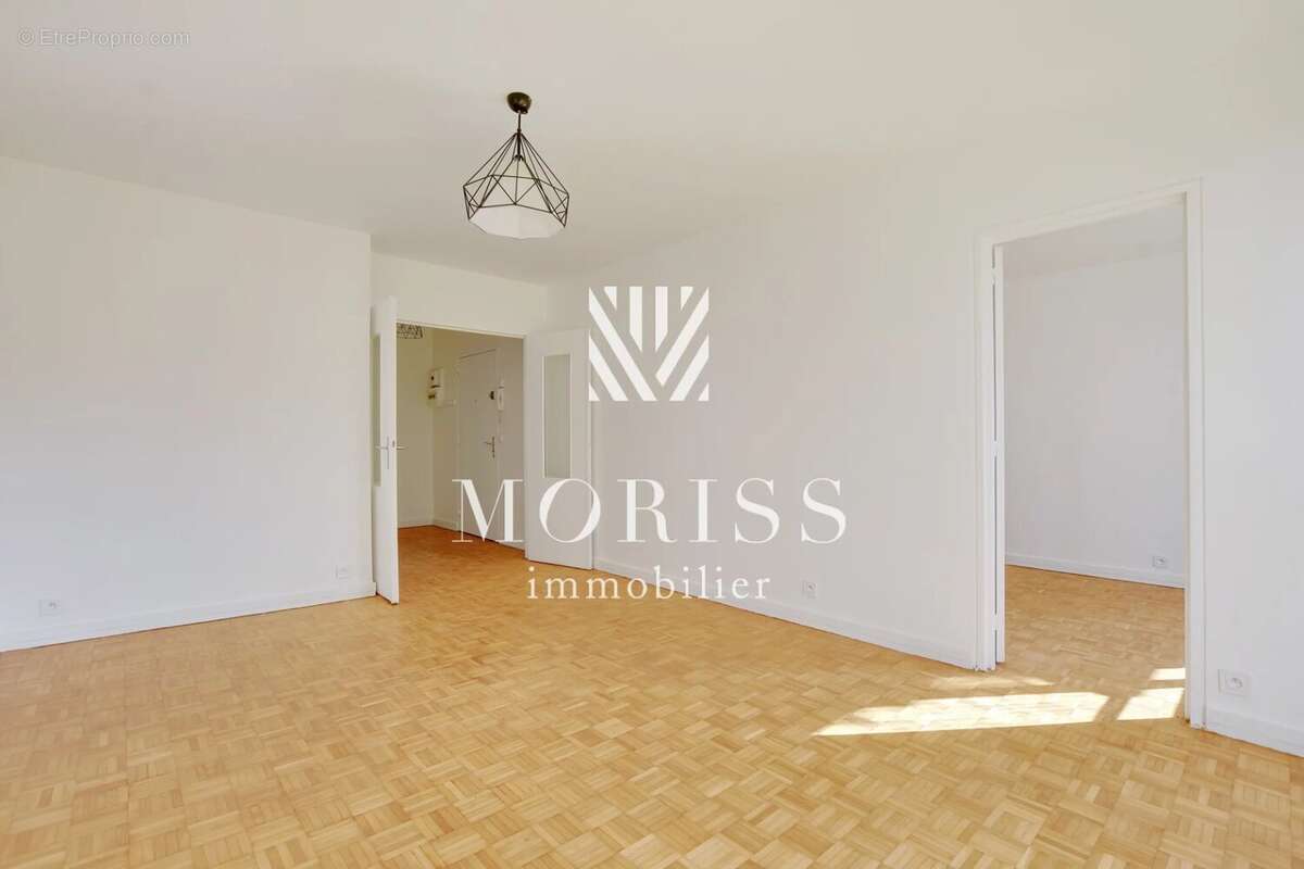 Appartement à LES LILAS