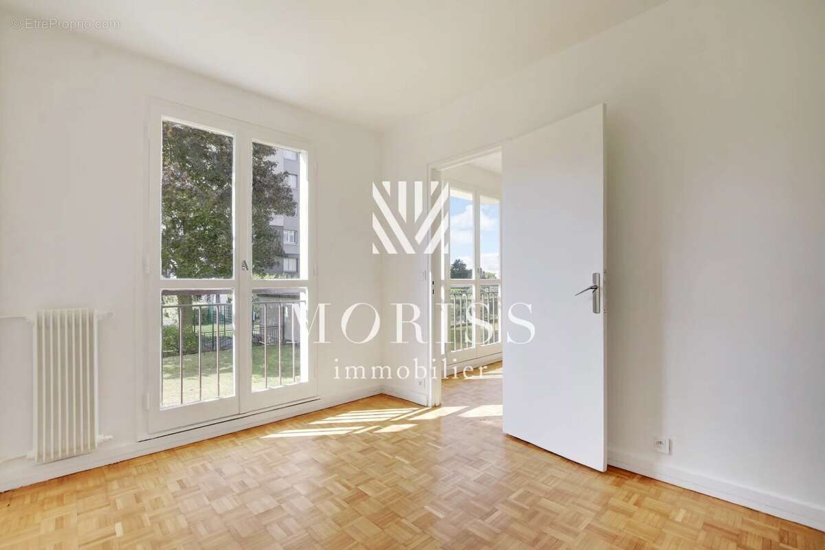 Appartement à LES LILAS