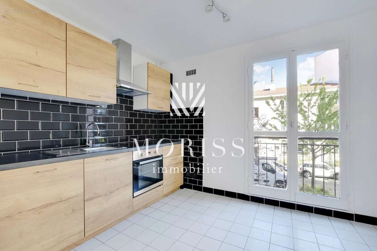 Appartement à LES LILAS