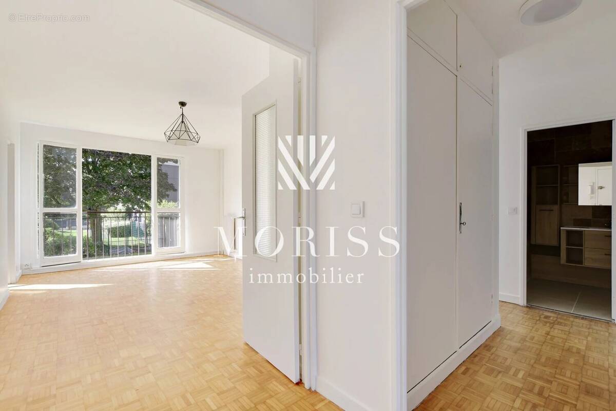 Appartement à LES LILAS