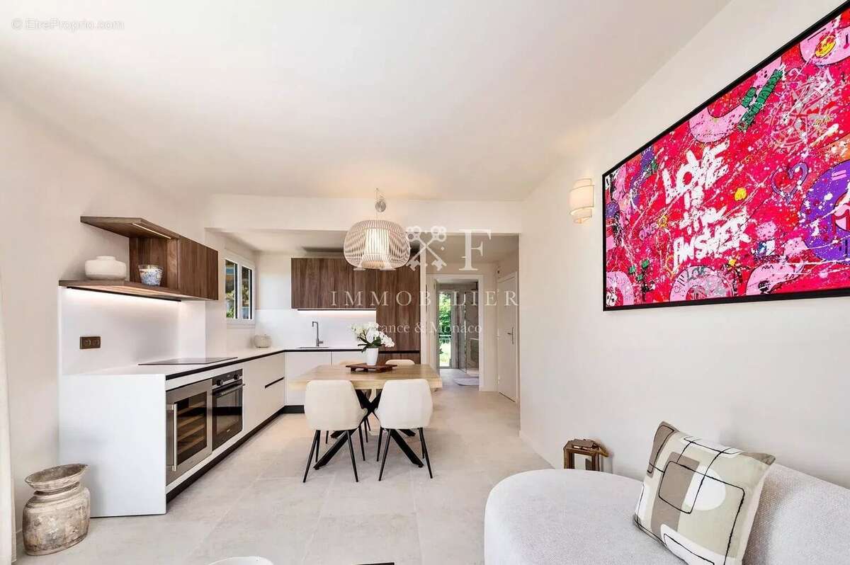 Appartement à ROQUEBRUNE-CAP-MARTIN