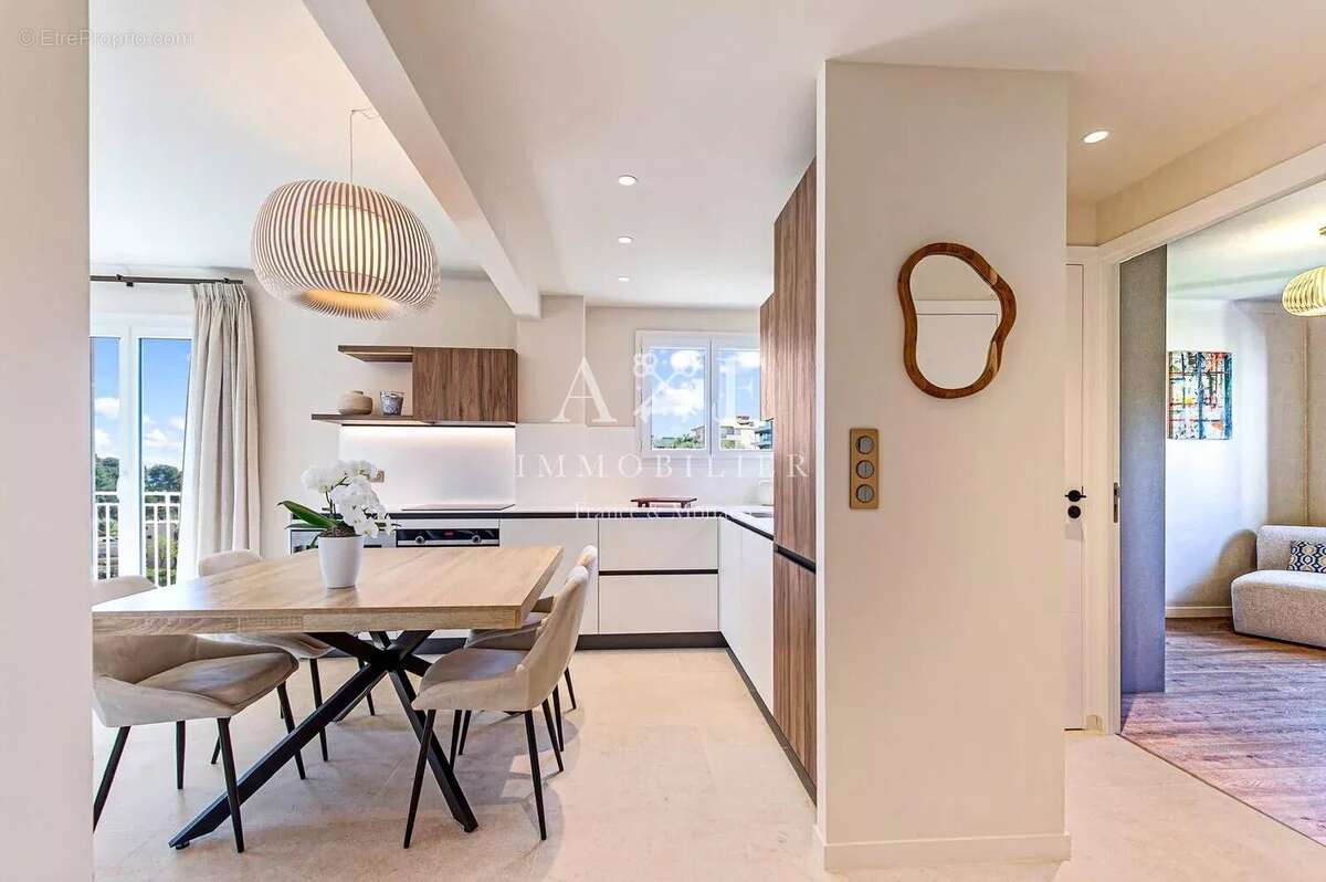 Appartement à ROQUEBRUNE-CAP-MARTIN