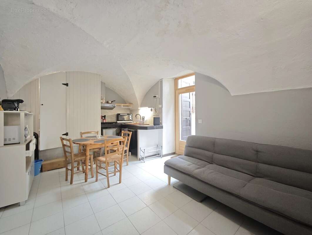 Appartement à MORILLON