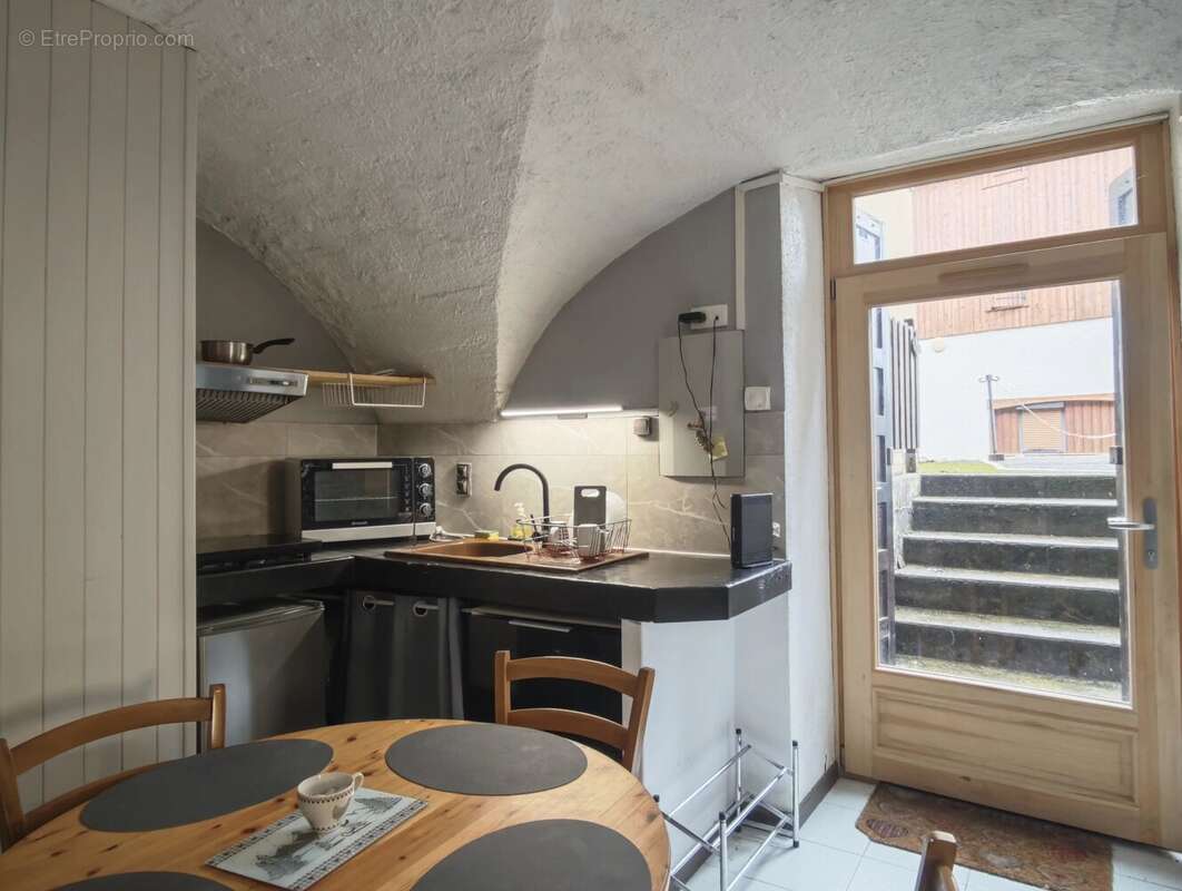 Appartement à MORILLON