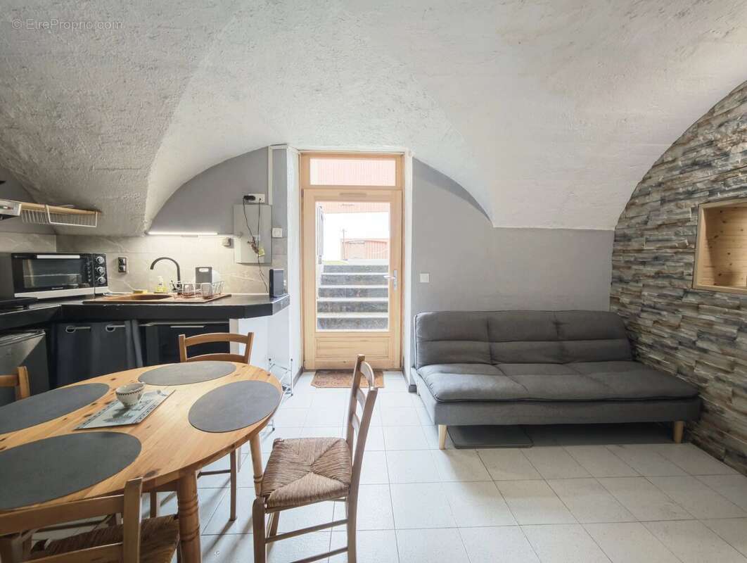 Appartement à MORILLON