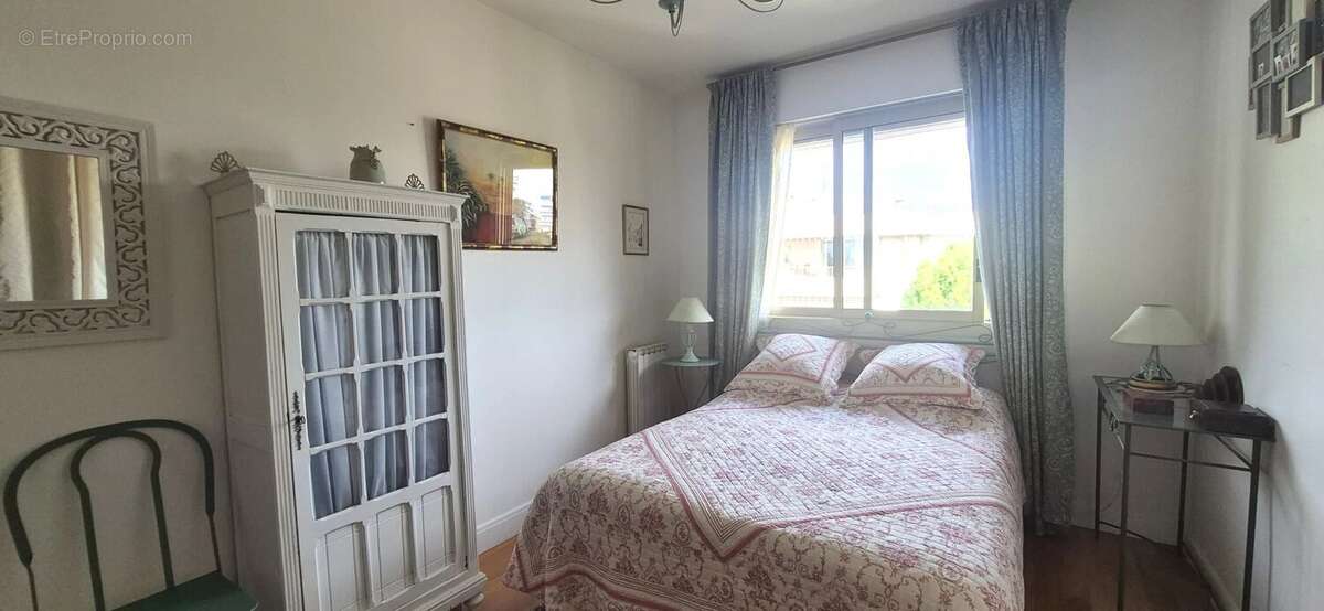 Appartement à SAINT-LAURENT-DU-VAR