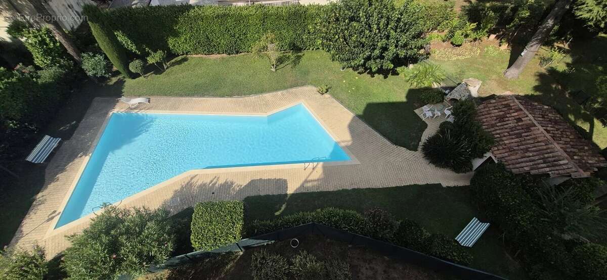 Appartement à SAINT-LAURENT-DU-VAR