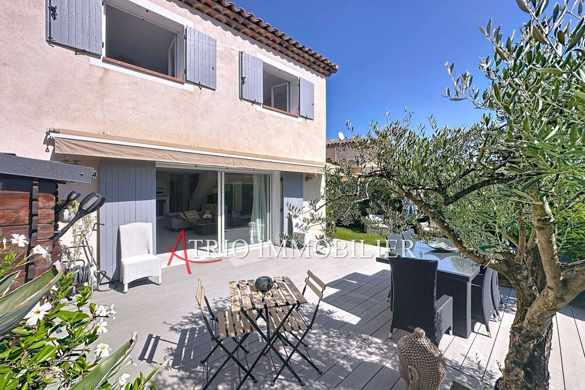 Maison à SAINT-LAURENT-DU-VAR