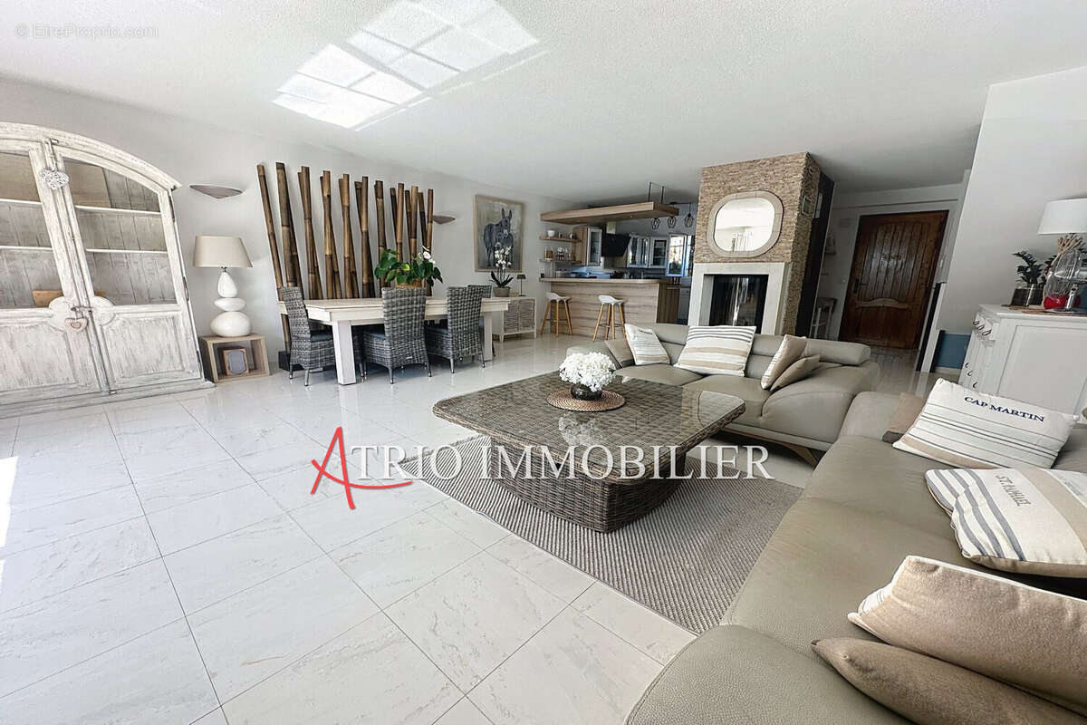 Maison à SAINT-LAURENT-DU-VAR