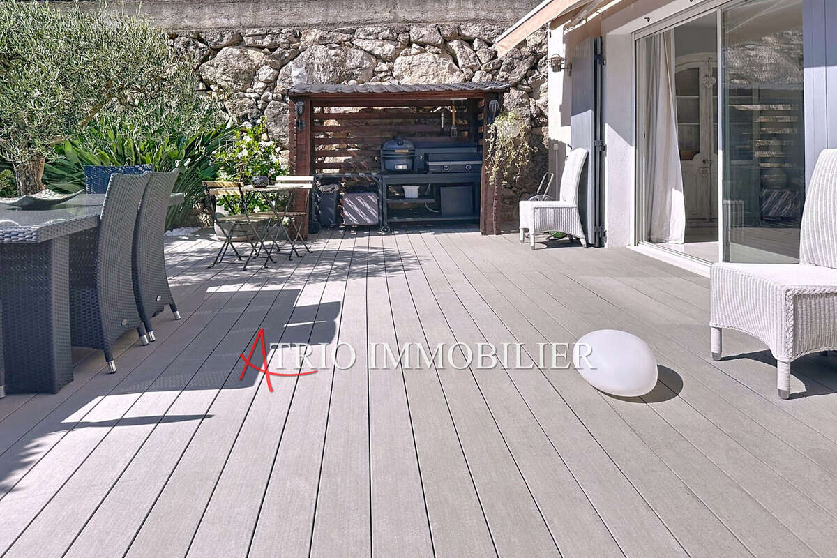 Maison à SAINT-LAURENT-DU-VAR