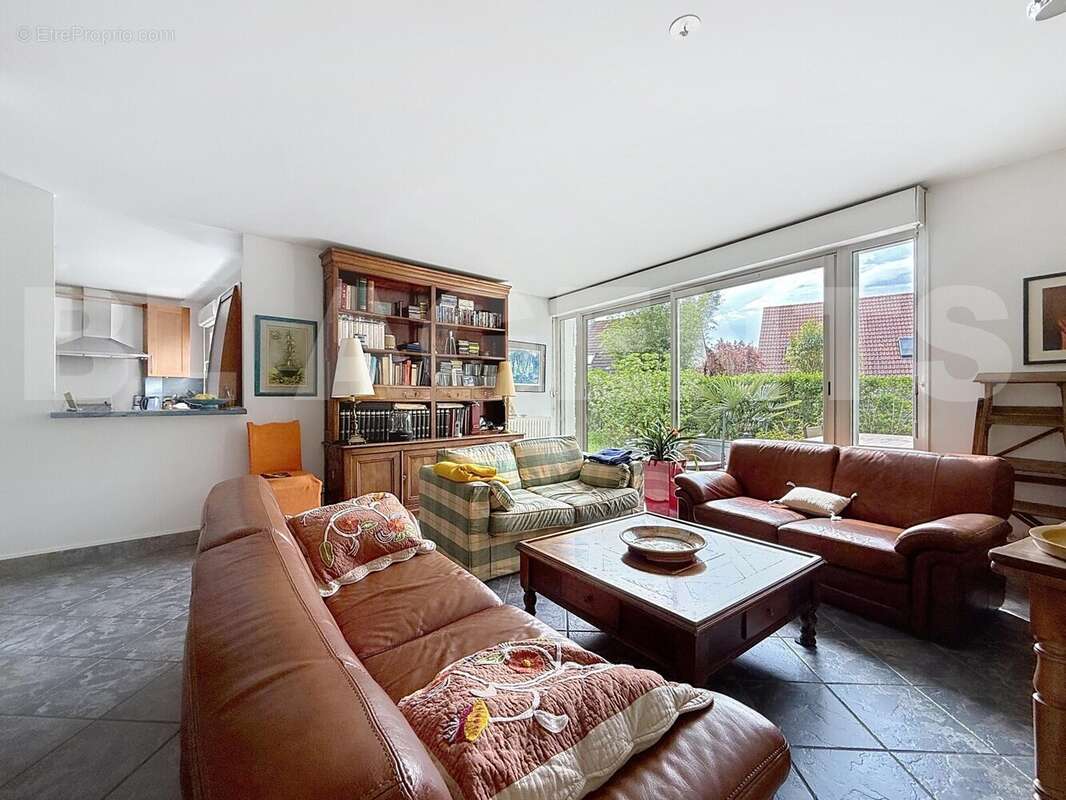 lagny_00007_db2cc77 - Appartement à LAGNY-SUR-MARNE