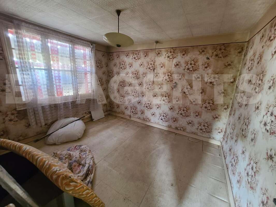 20230801_164653 - Maison à LINAY