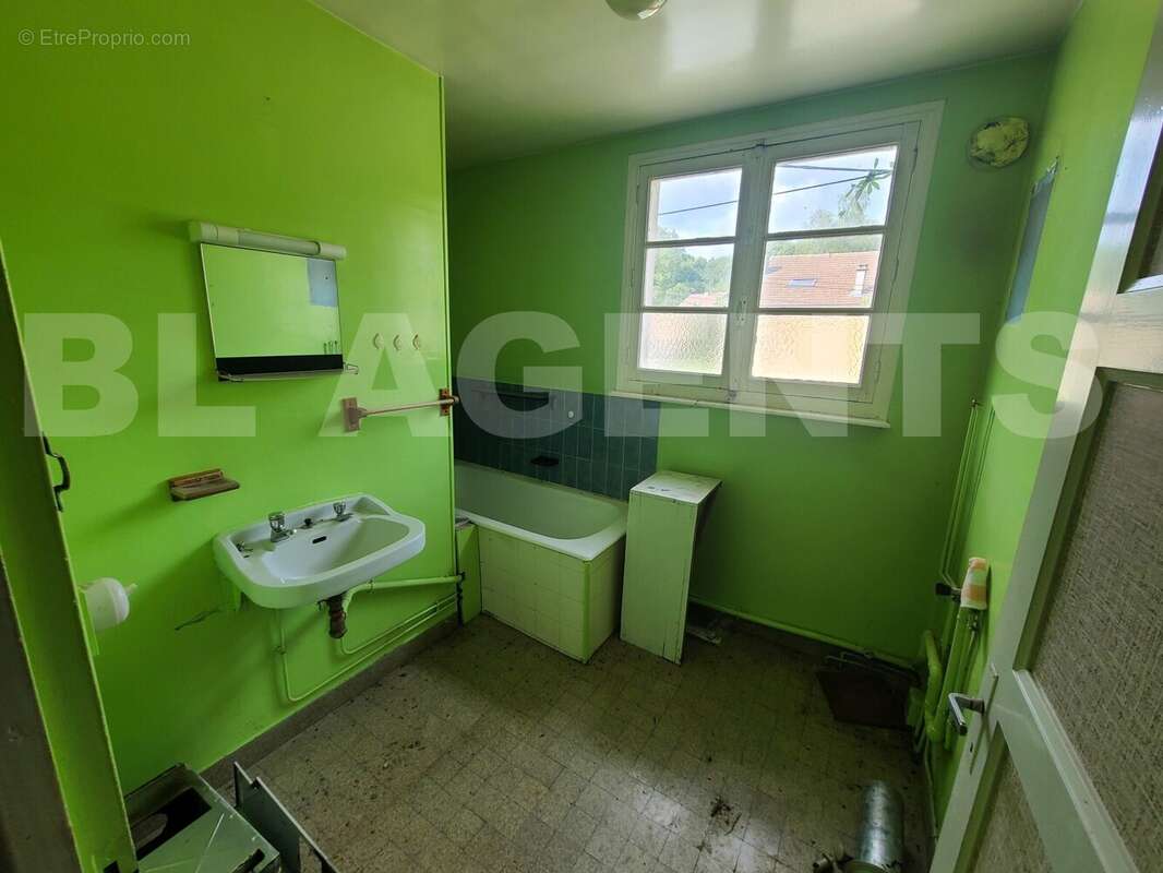 20230801_164659 - Maison à LINAY