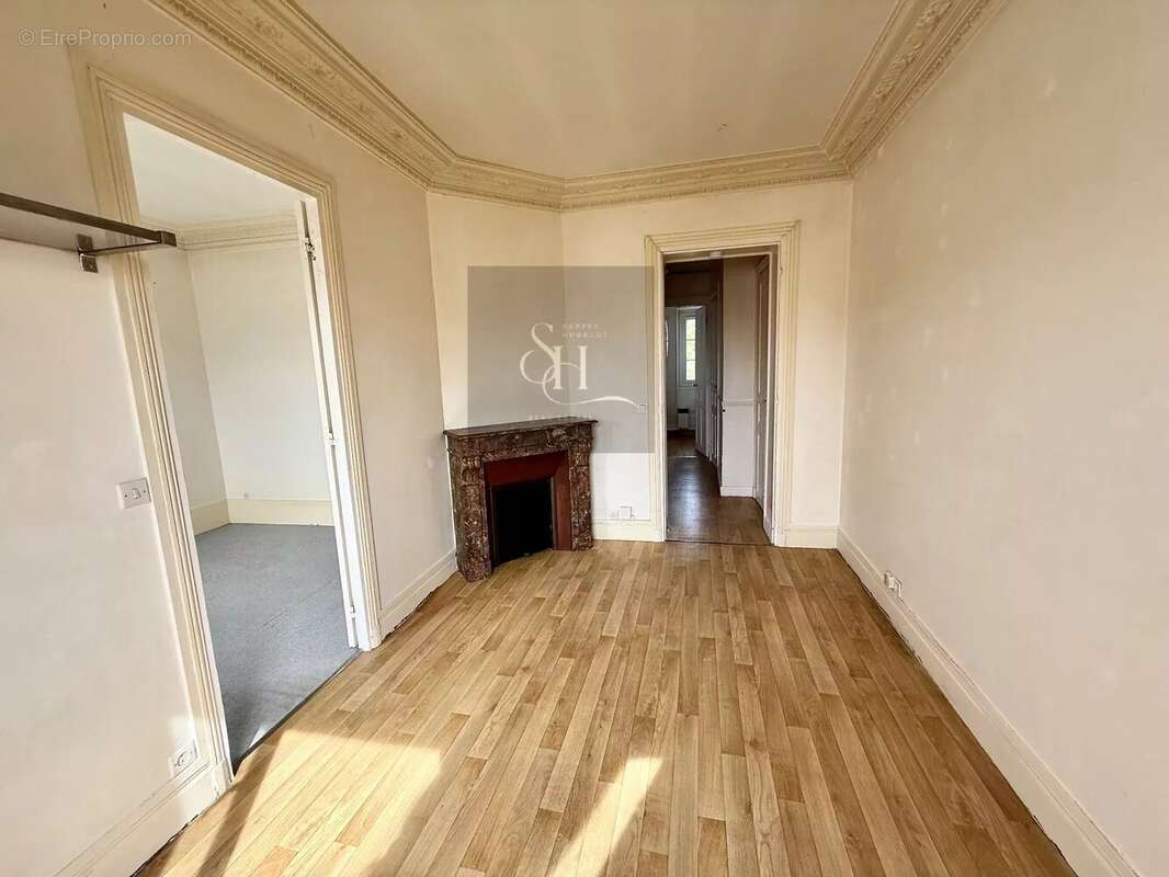 Appartement à PARIS-20E