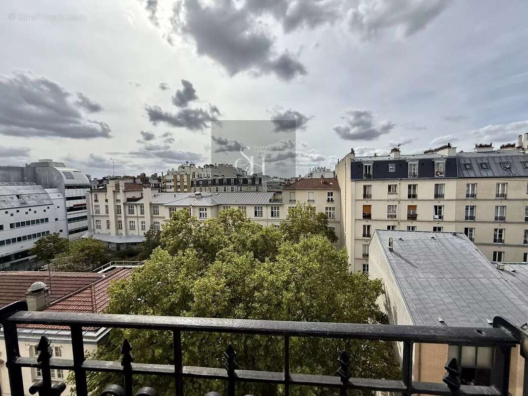 Appartement à PARIS-20E