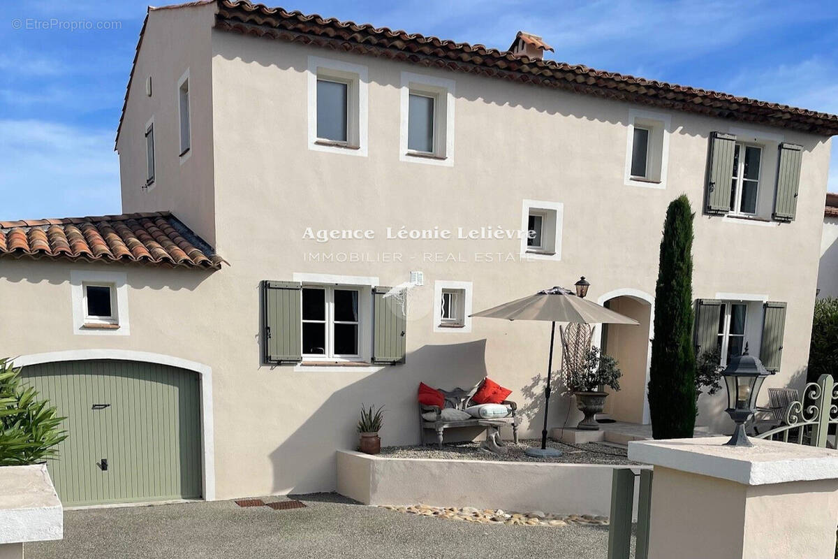 Maison à LES ISSAMBRES