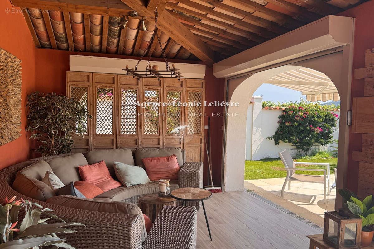 Maison à LES ISSAMBRES