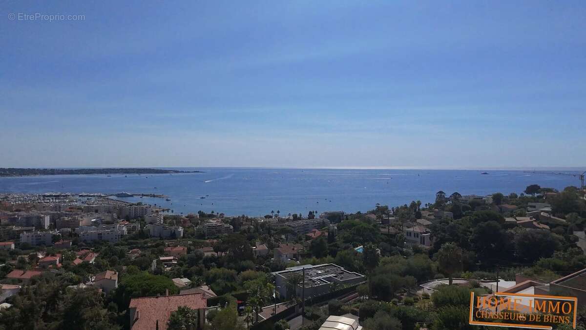 Appartement à VALLAURIS