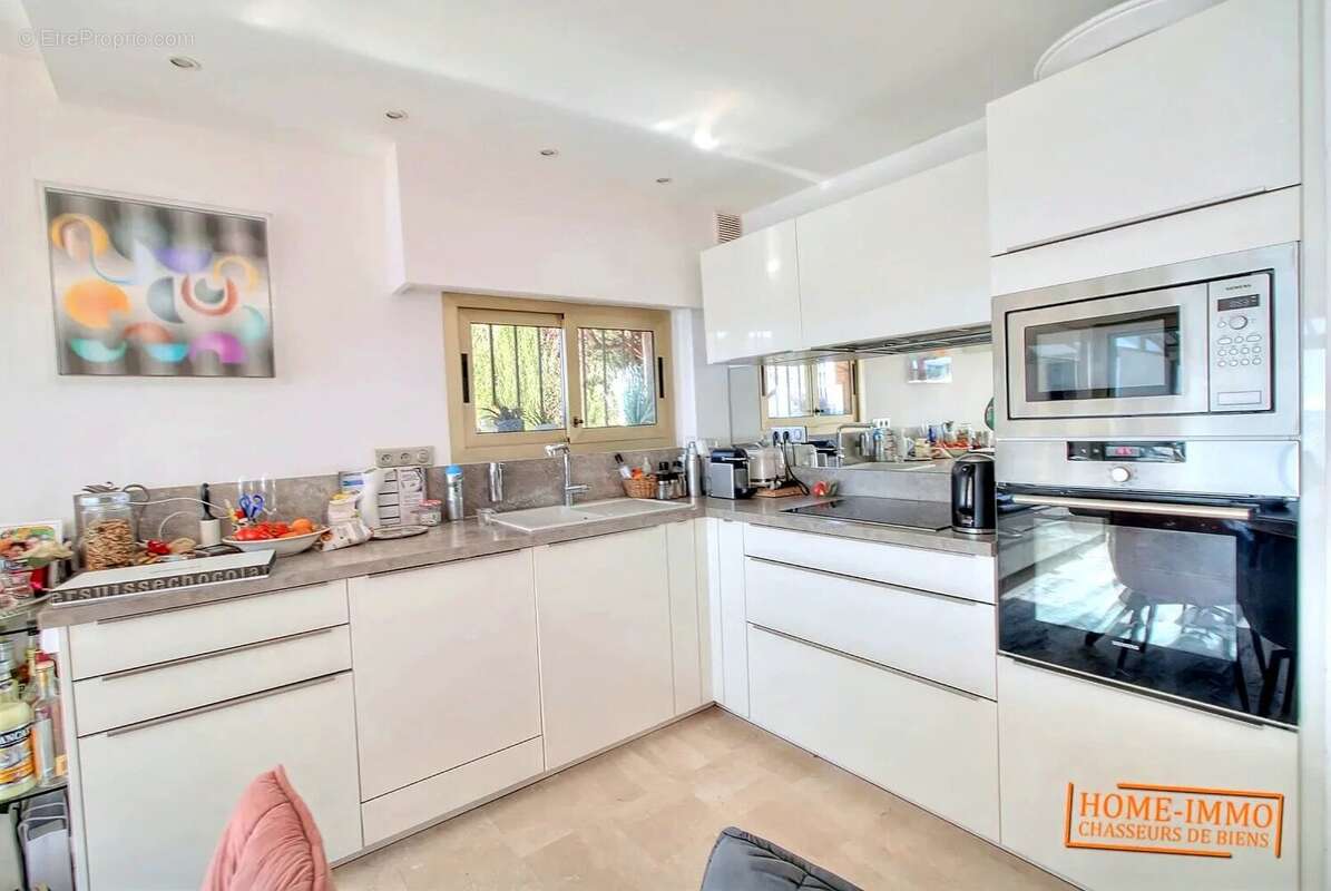 Appartement à VALLAURIS