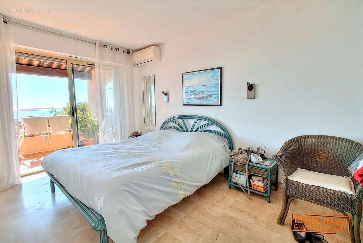 Appartement à VALLAURIS