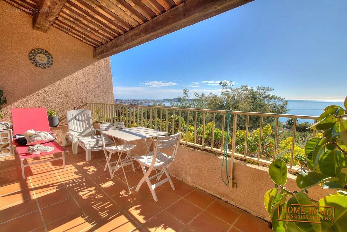 Appartement à VALLAURIS