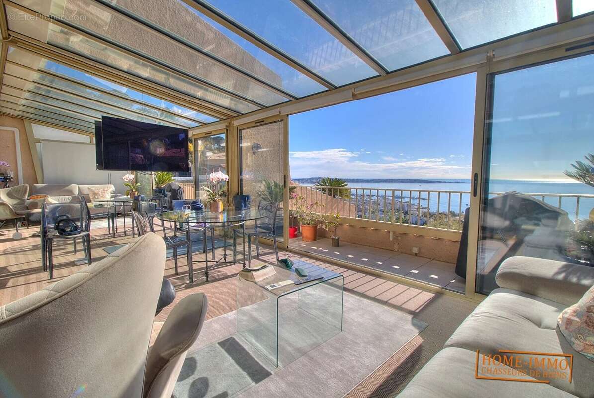 Appartement à VALLAURIS