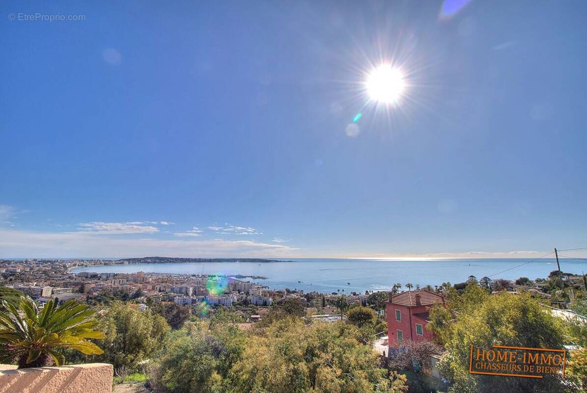 Appartement à VALLAURIS