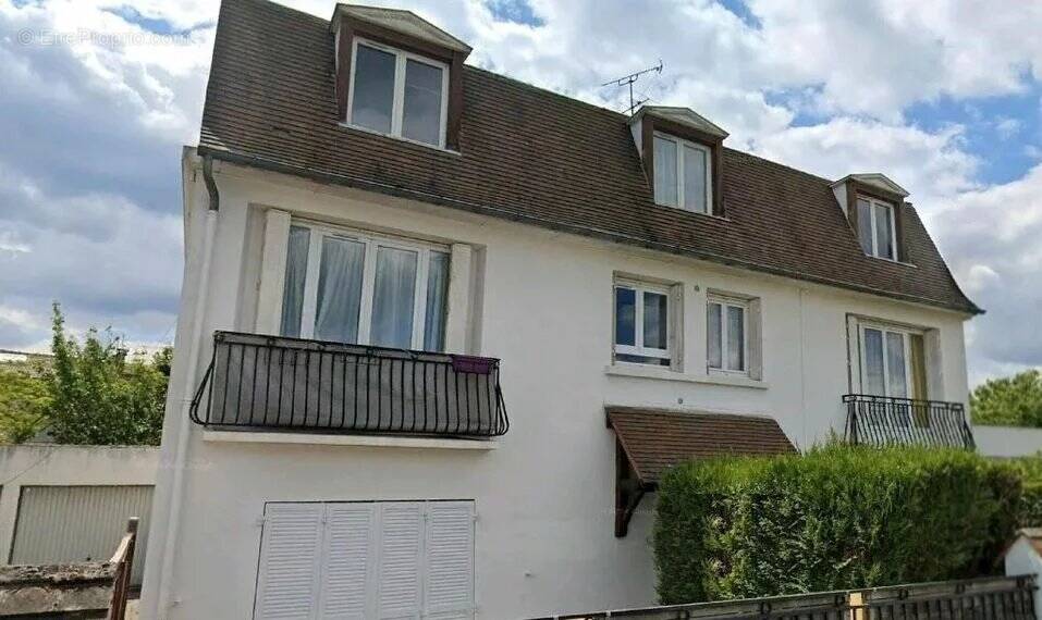 Appartement à MERY-SUR-OISE