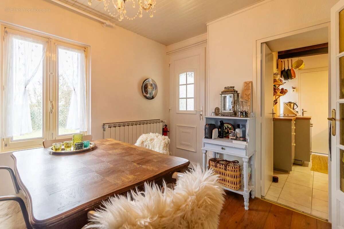 Maison à DUN-SUR-GRANDRY