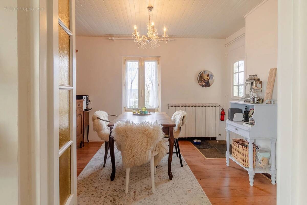 Maison à DUN-SUR-GRANDRY