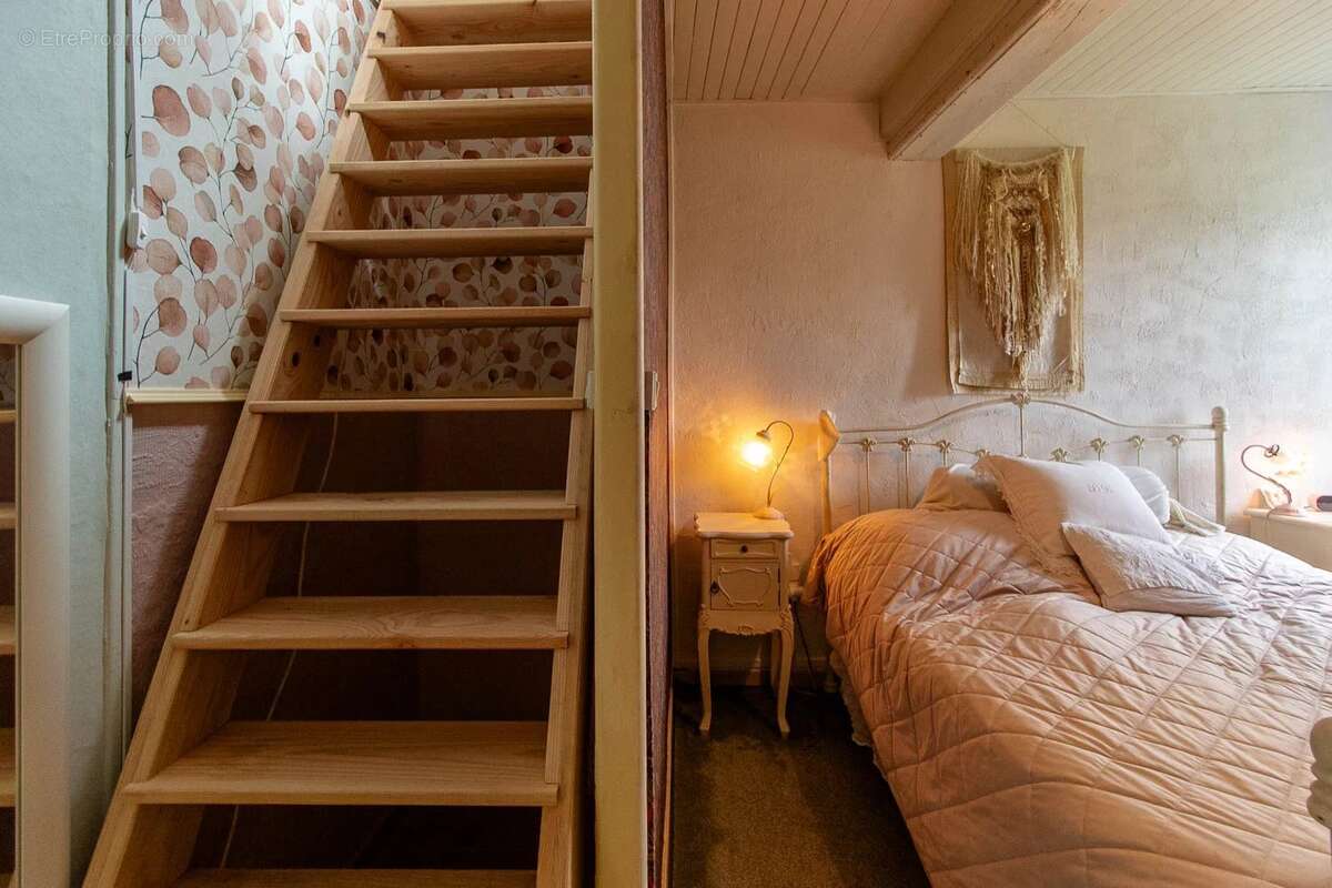 Maison à DUN-SUR-GRANDRY