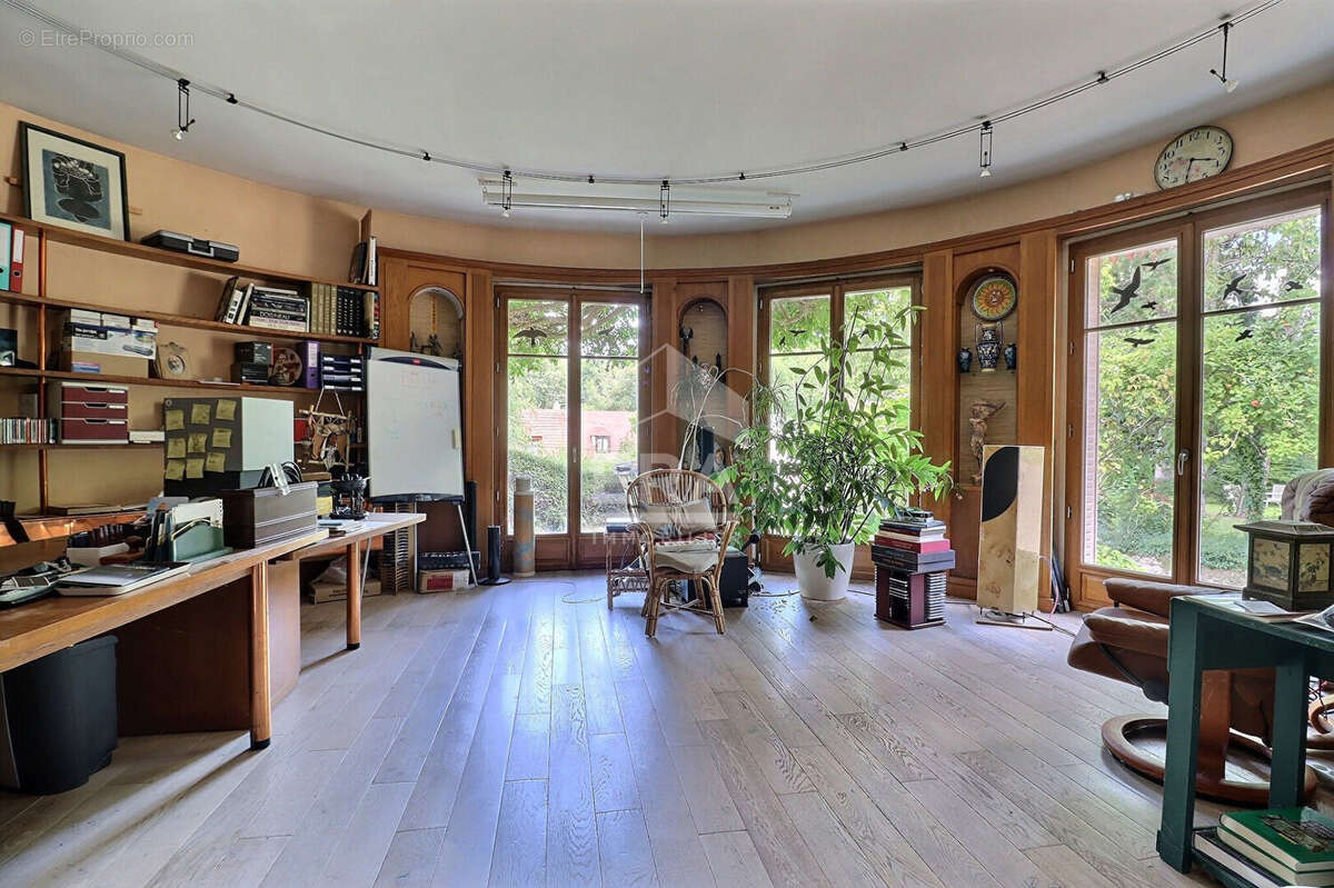 Maison à SAINT-CYR-LA-RIVIERE