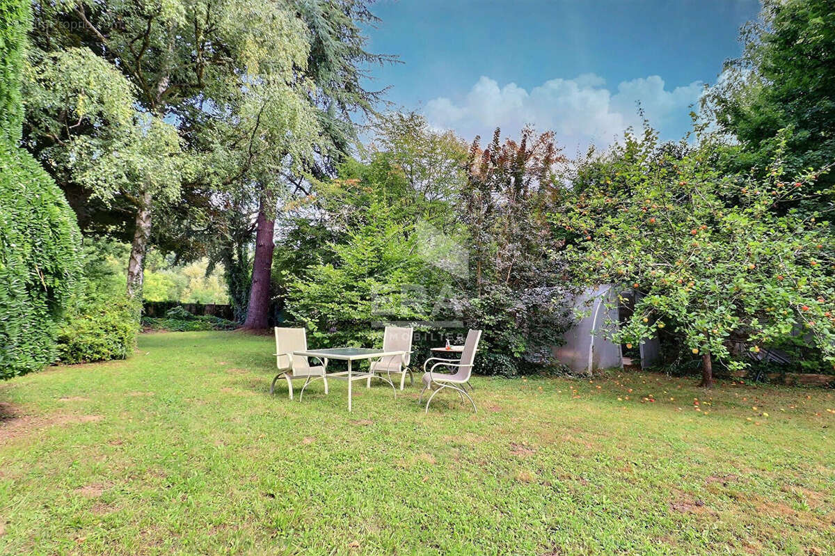 Maison à SAINT-CYR-LA-RIVIERE