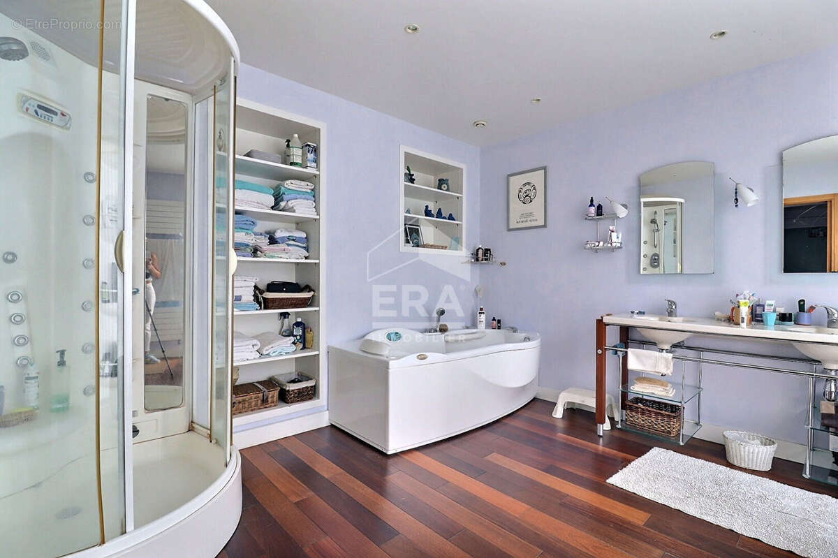 Maison à SAINT-CYR-LA-RIVIERE