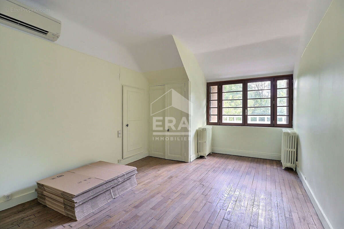 Maison à SAINT-CYR-LA-RIVIERE