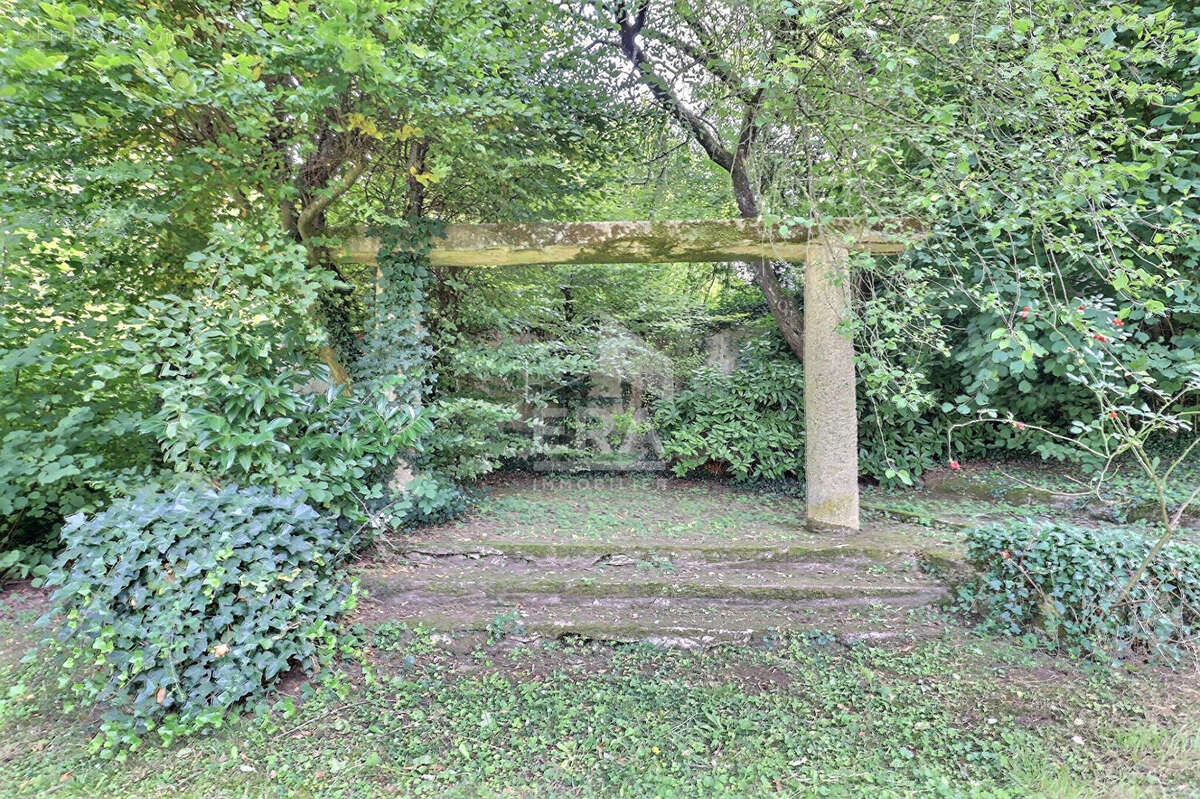 Maison à SAINT-CYR-LA-RIVIERE