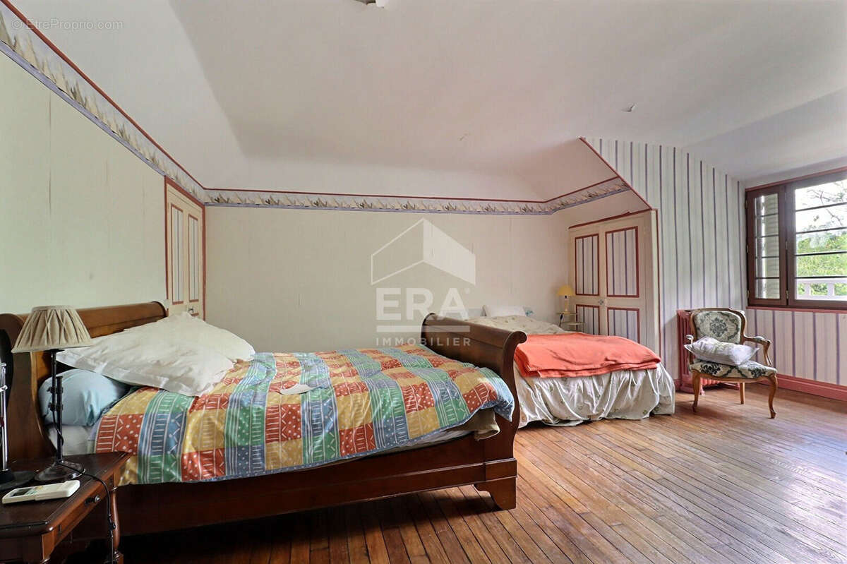 Maison à SAINT-CYR-LA-RIVIERE