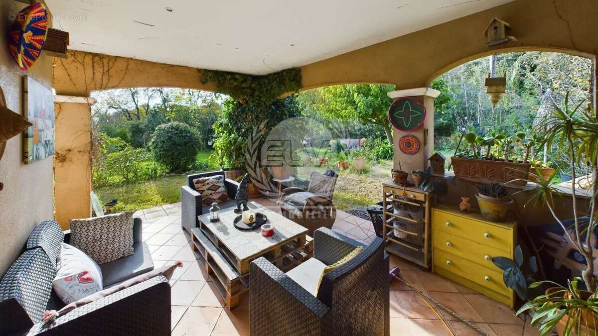 Maison à PLAN-DE-LA-TOUR