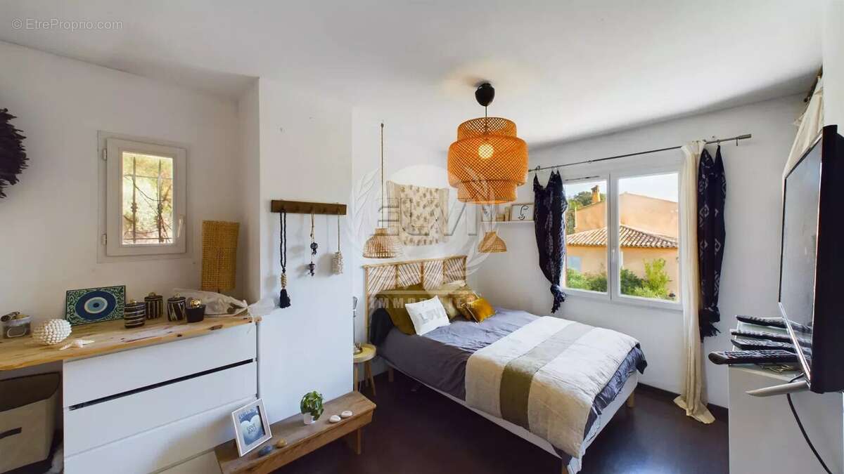 Maison à PLAN-DE-LA-TOUR