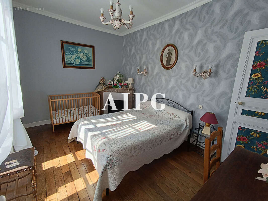 Maison à SAINT-NICOLAS-DU-PELEM