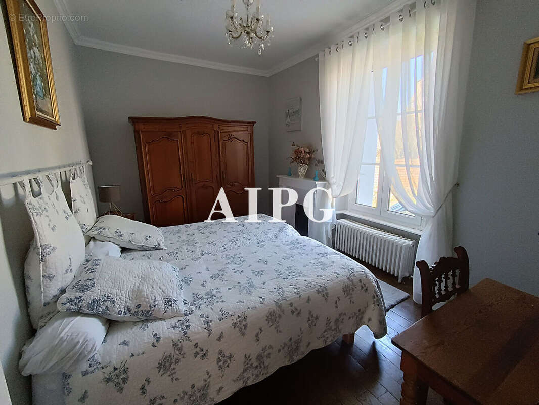 Maison à SAINT-NICOLAS-DU-PELEM