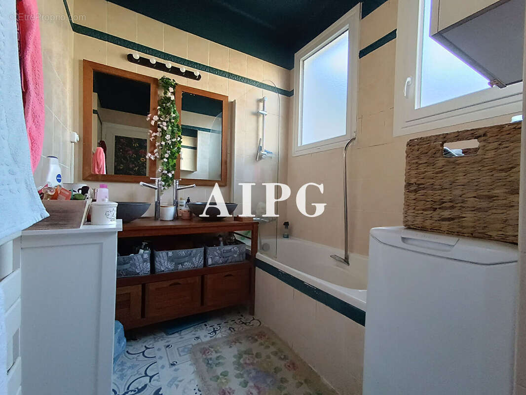 Maison à SAINT-NICOLAS-DU-PELEM