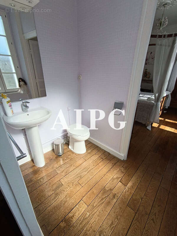 Maison à SAINT-NICOLAS-DU-PELEM