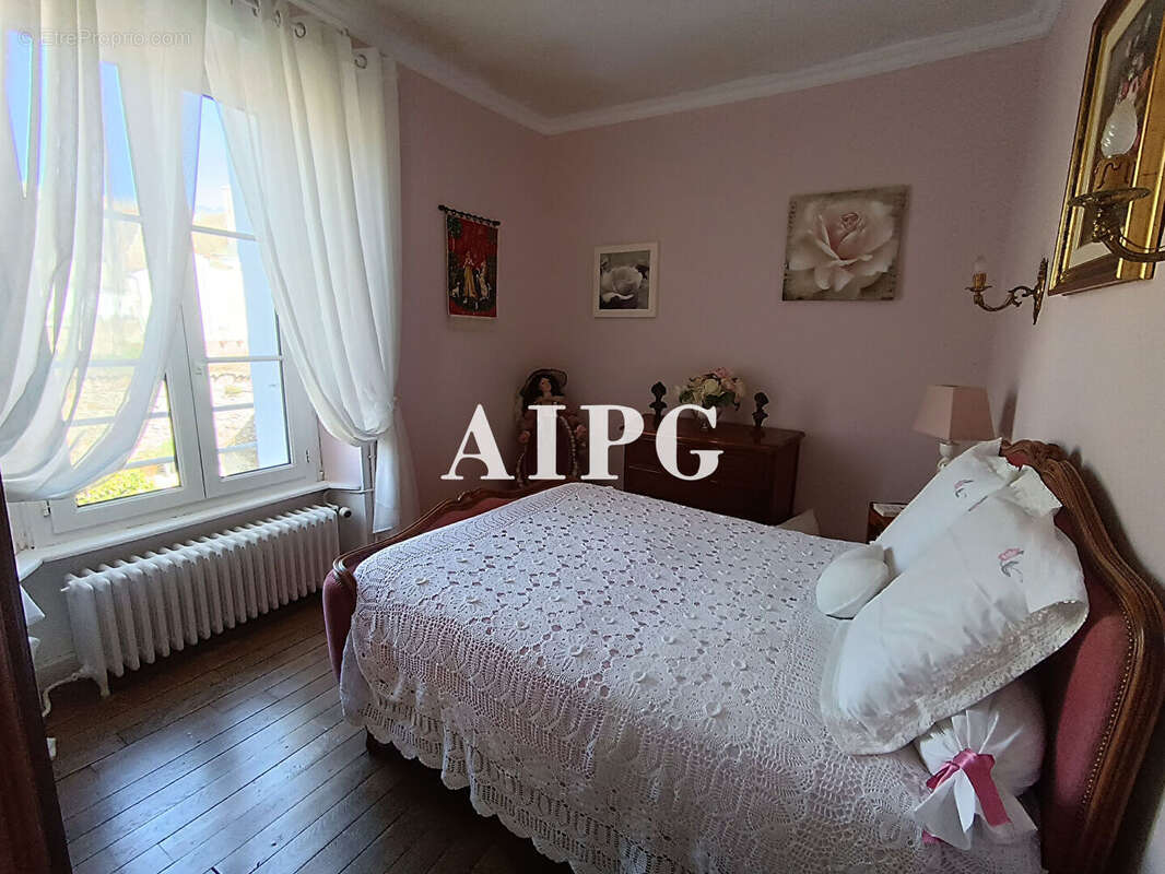 Maison à SAINT-NICOLAS-DU-PELEM